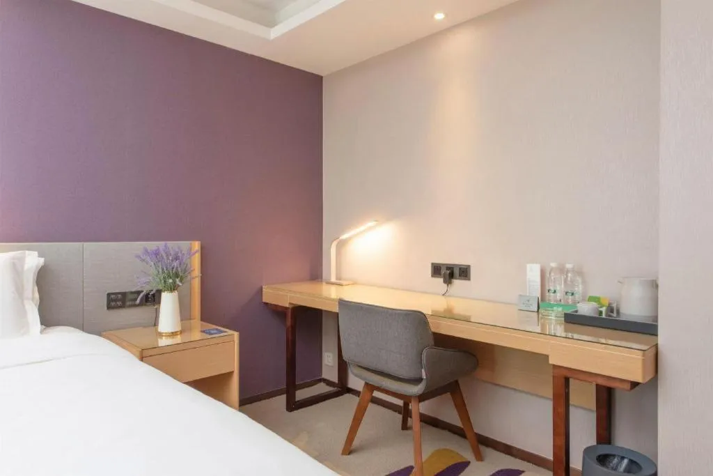 Bed in Lavande Hotel Shenzhen North Station Huawei Gangtou Metro Station