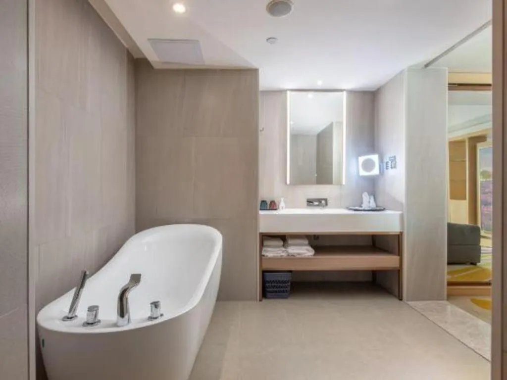 Bed in Lavande Hotel Shenzhen North Station Huawei Gangtou Metro Station