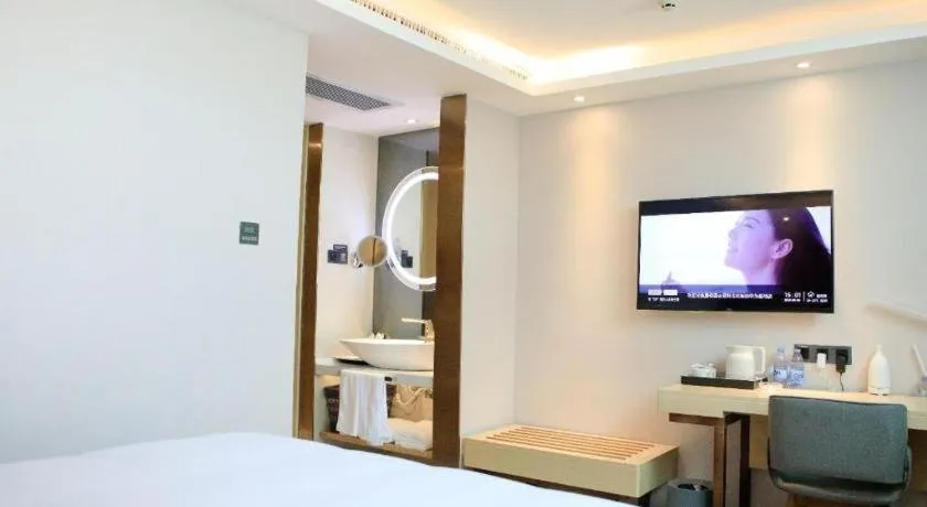 Bed in Lavande Hotel Shenzhen North Station Huawei Gangtou Metro Station