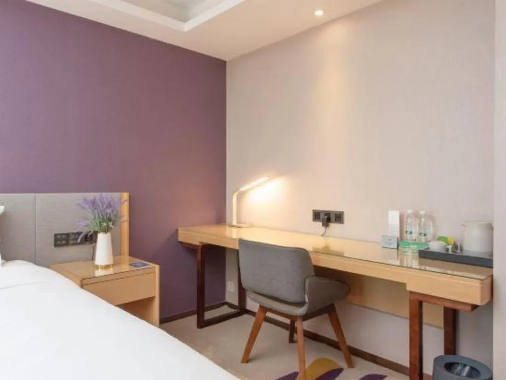 Bed in Lavande Hotel Shenzhen North Station Huawei Gangtou Metro Station