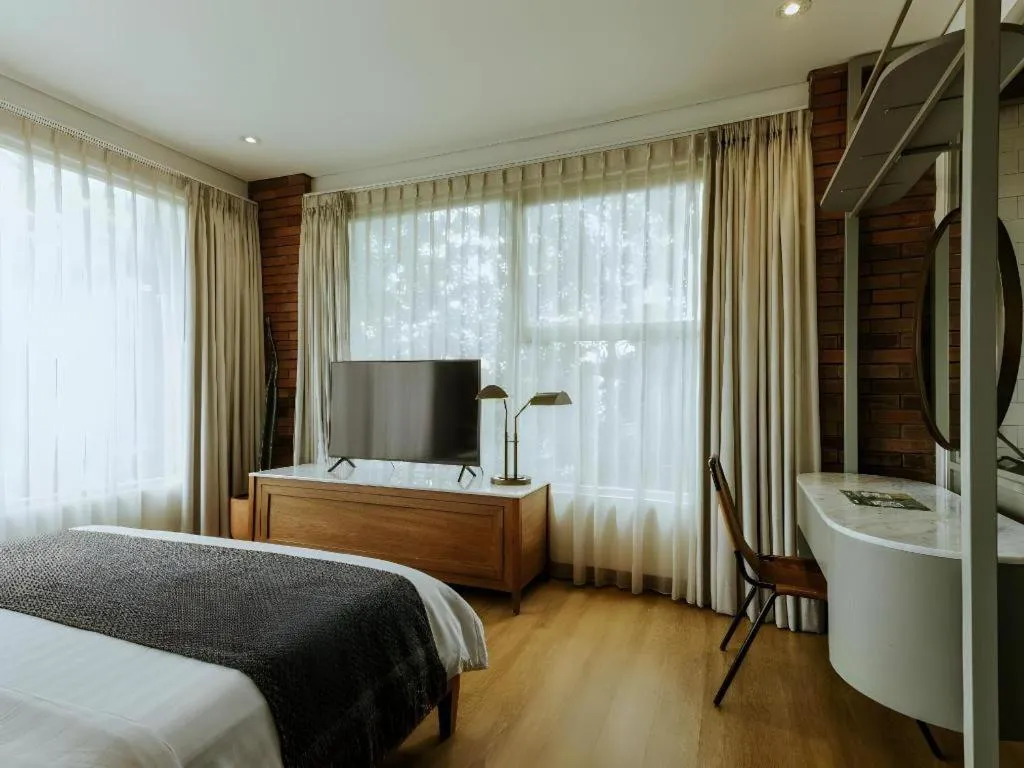 Bed in The House Tour Middletown