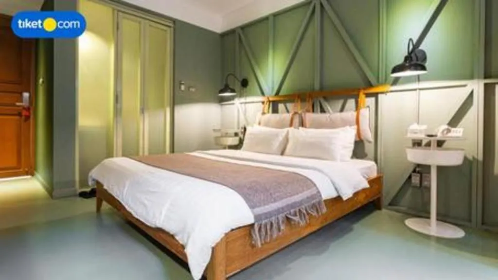 Bed in The House Tour Middletown