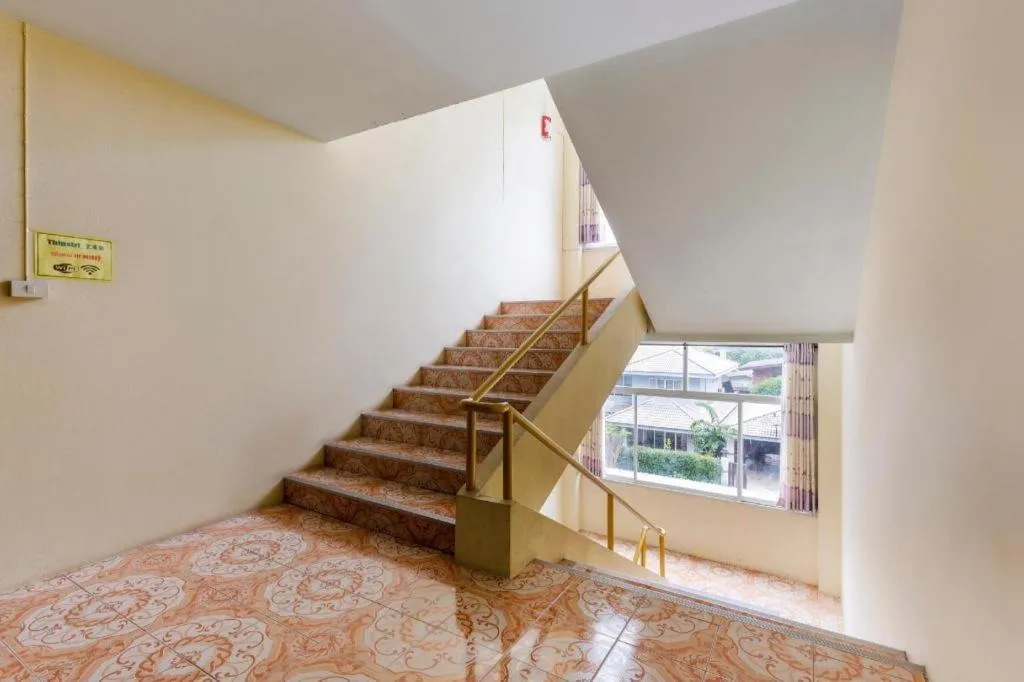 OYO 75356 Thipsiri Lodge