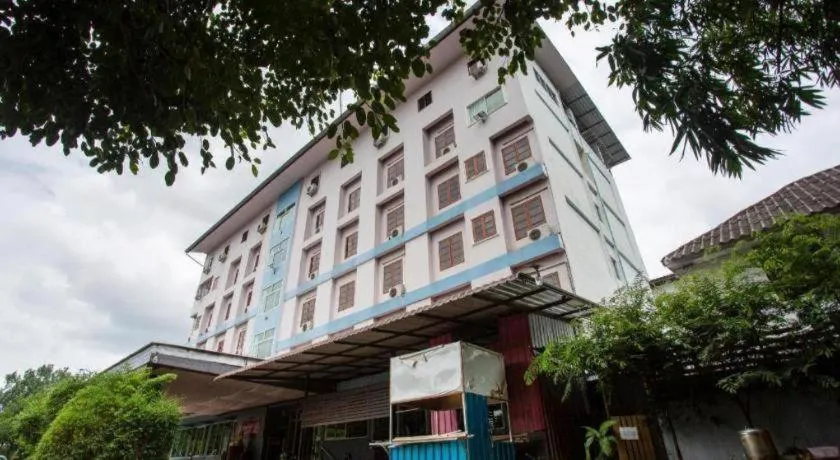 OYO 75356 Thipsiri Lodge