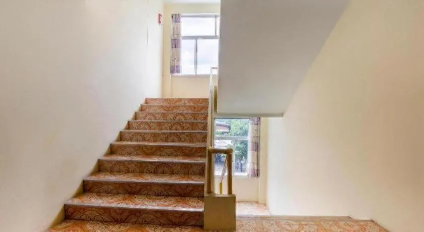 OYO 75356 Thipsiri Lodge