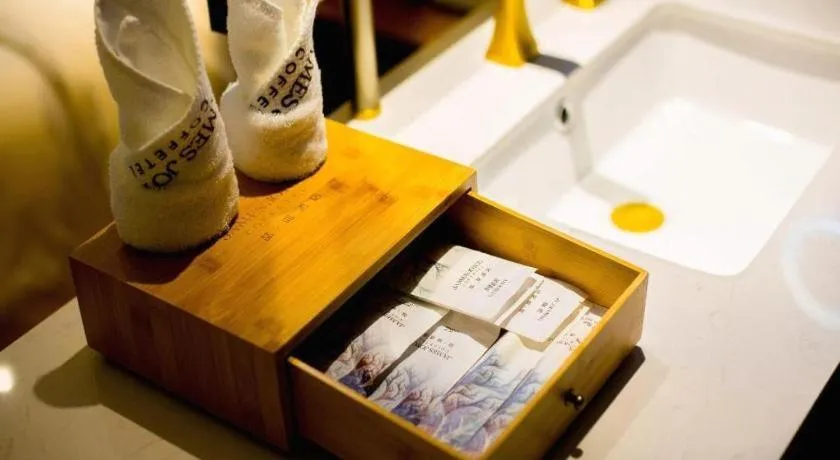 James Joyce Coffetel Xi'an Zhonglou Xiaonanmen Food Street