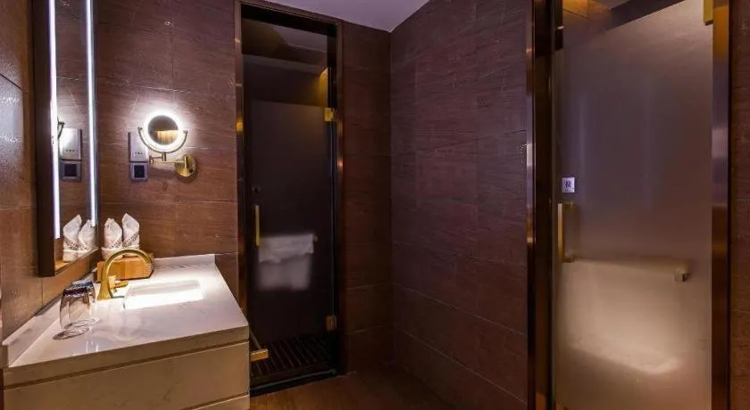 James Joyce Coffetel Xi'an Zhonglou Xiaonanmen Food Street