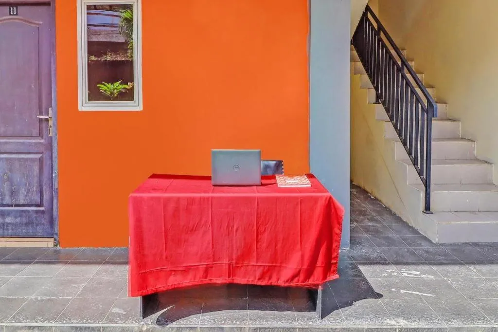 OYO 91628 Glogor Guest House