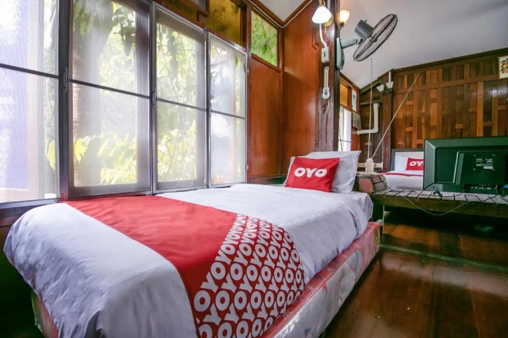 Bed in Raknatee Resort