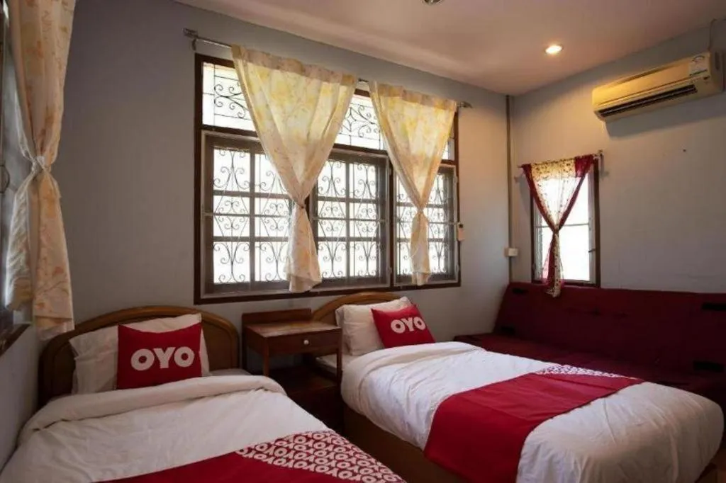 Bed in Raknatee Resort