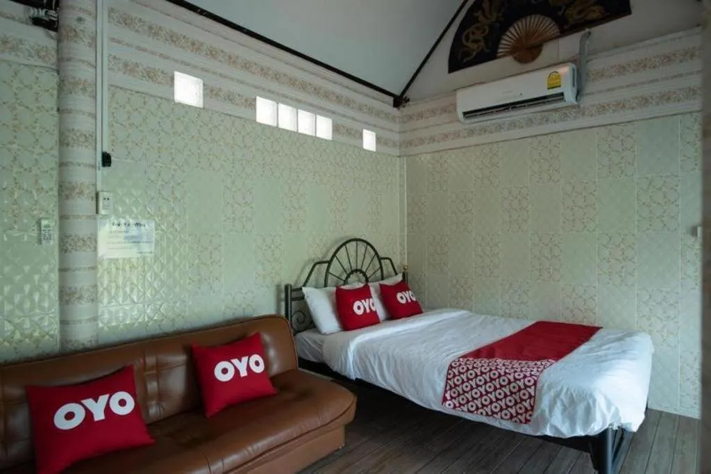 Bed in Raknatee Resort