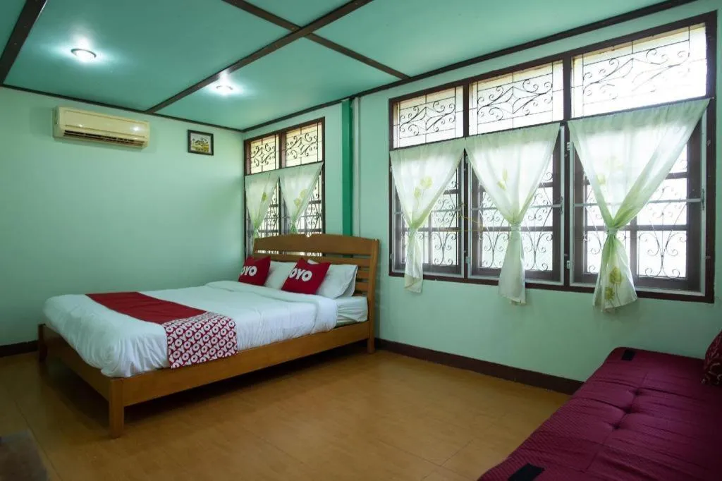 Bed in Raknatee Resort