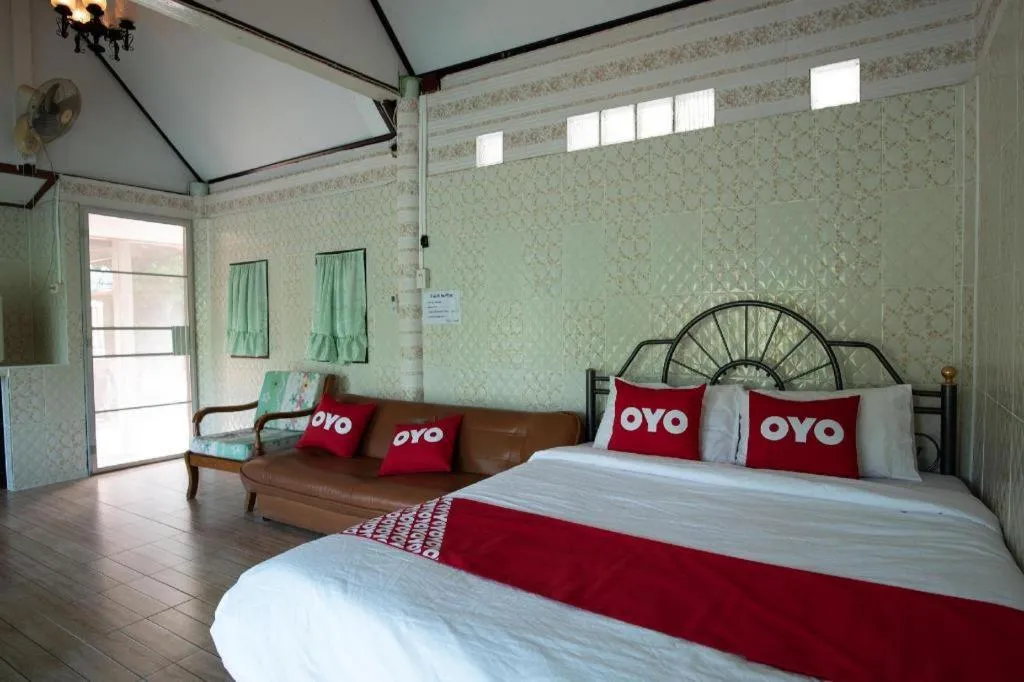 Bed in Raknatee Resort