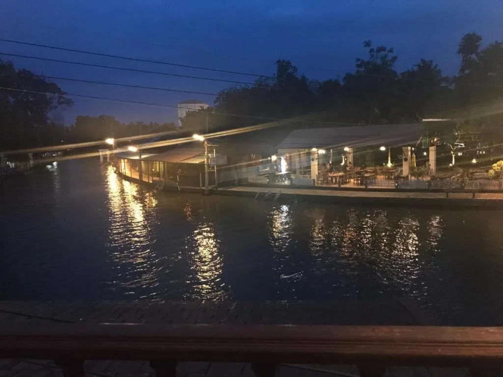 BAAN PITUMATA AMPHAWA