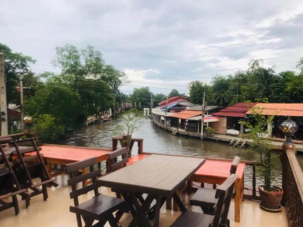 BAAN PITUMATA AMPHAWA
