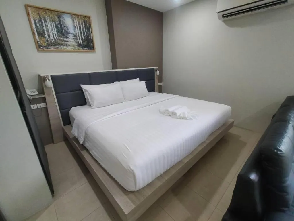 Bed in Sattahip 9 Boutique Hotel