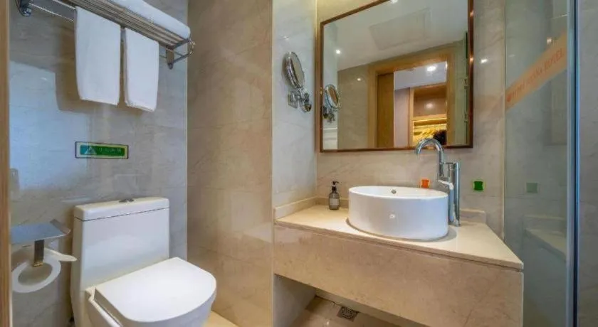 Vienna Hotel Nanning Xiangsi Lake University Town