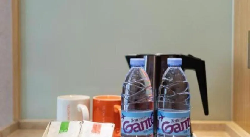 Vienna Hotel Nanning Xiangsi Lake University Town