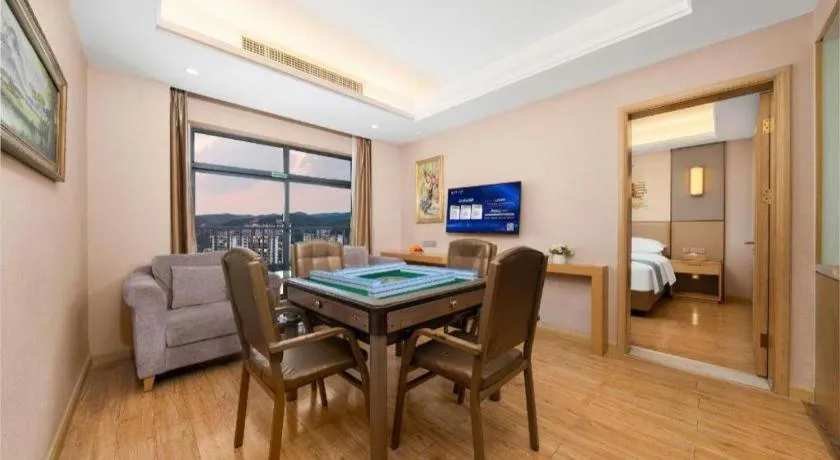 Vienna Hotel Nanning Xiangsi Lake University Town