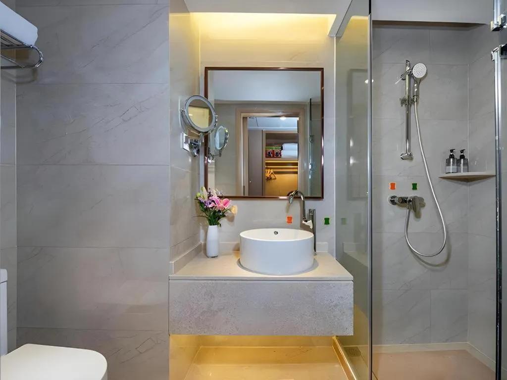 Vienna Hotel Nanning Xiangsi Lake University Town