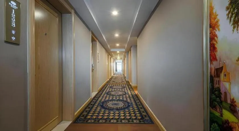 Vienna Hotel Nanning Xiangsi Lake University Town