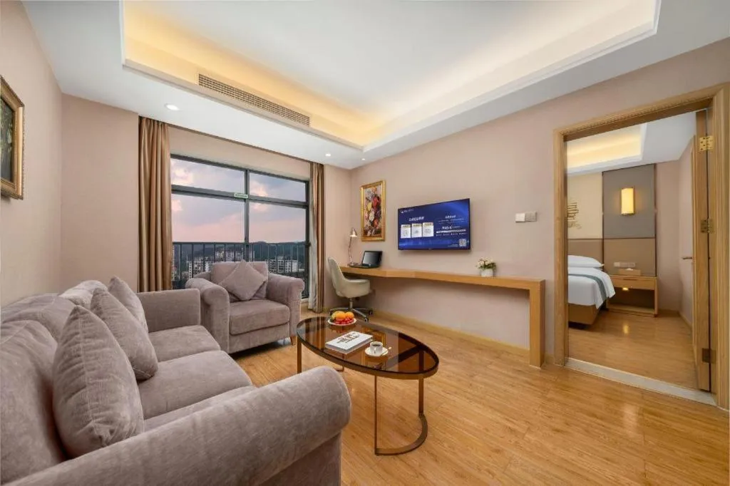 Vienna Hotel Nanning Xiangsi Lake University Town