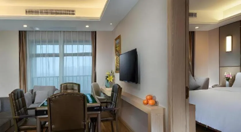 Vienna Hotel Nanning Xiangsi Lake University Town