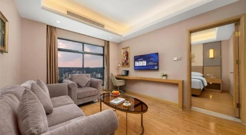 Vienna Hotel Nanning Xiangsi Lake University Town