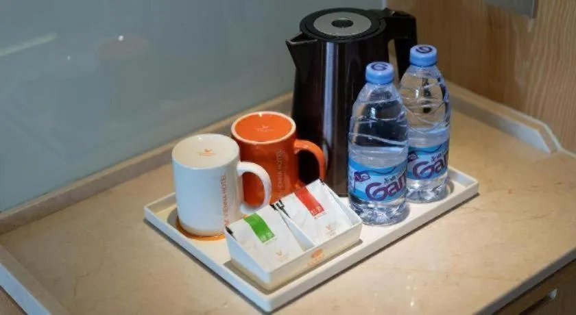 Vienna Hotel Nanning Xiangsi Lake University Town