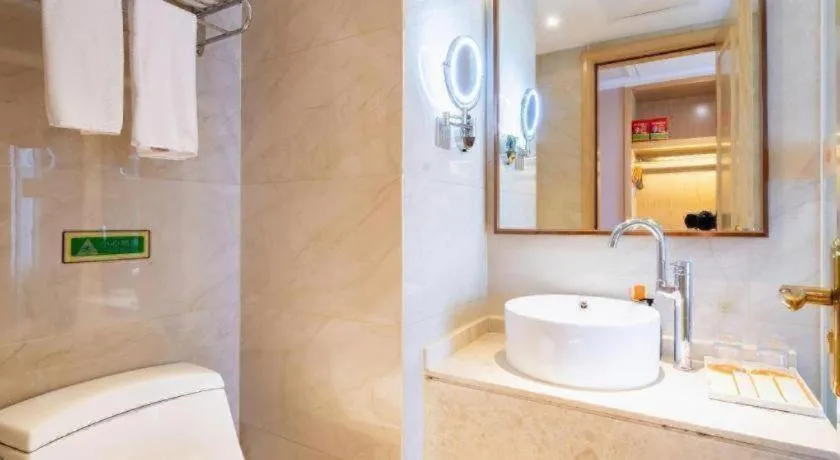 Vienna Hotel Nanning Xiangsi Lake University Town