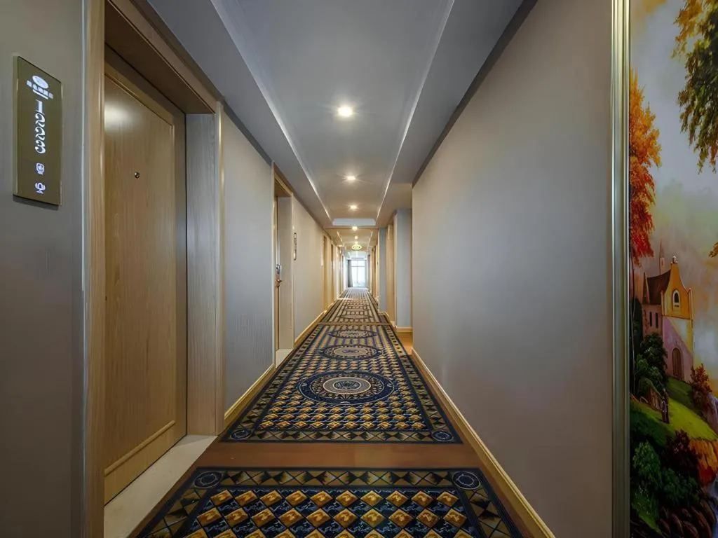 Vienna Hotel Nanning Xiangsi Lake University Town