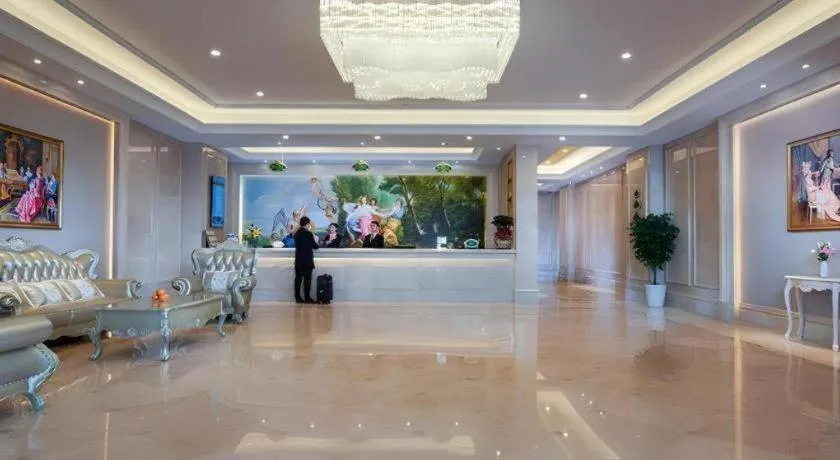 Vienna Hotel Nanning Xiangsi Lake University Town