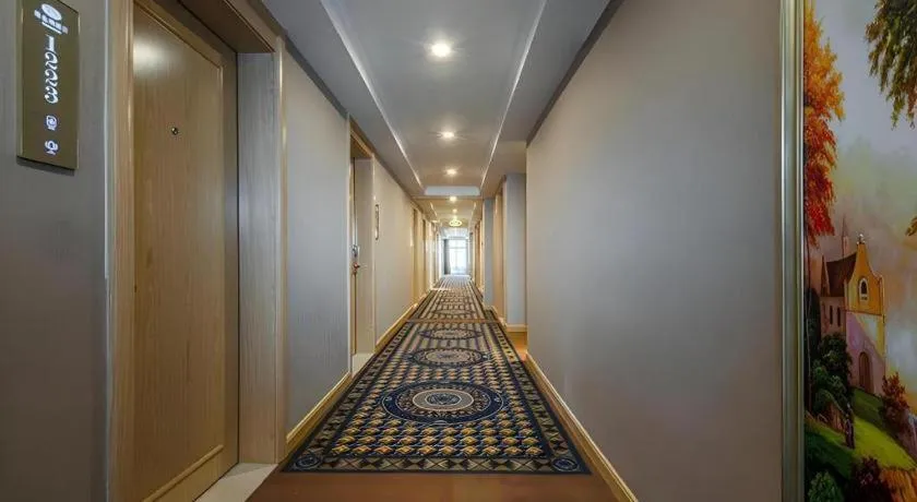 Vienna Hotel Nanning Xiangsi Lake University Town