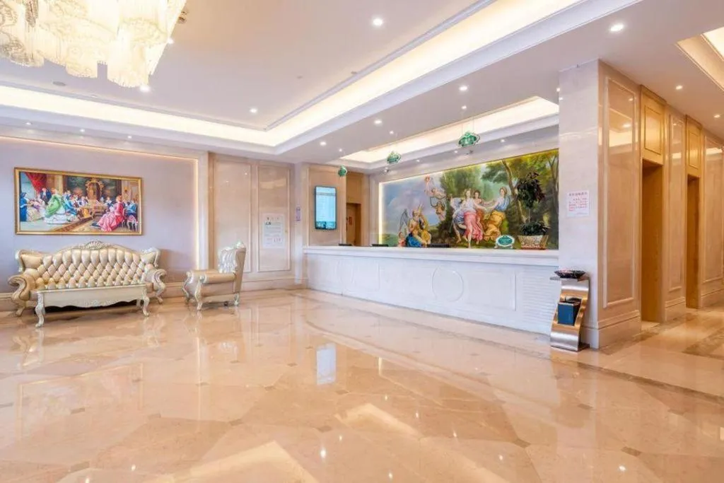 Vienna Hotel Nanning Xiangsi Lake University Town