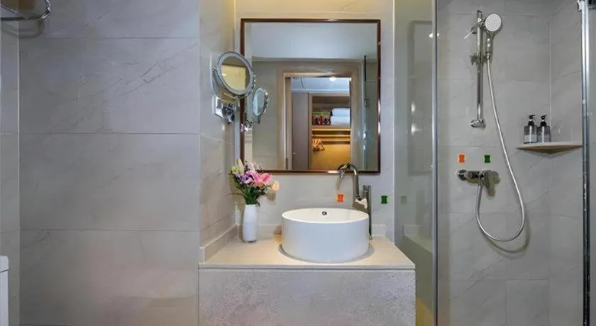 Vienna Hotel Nanning Xiangsi Lake University Town