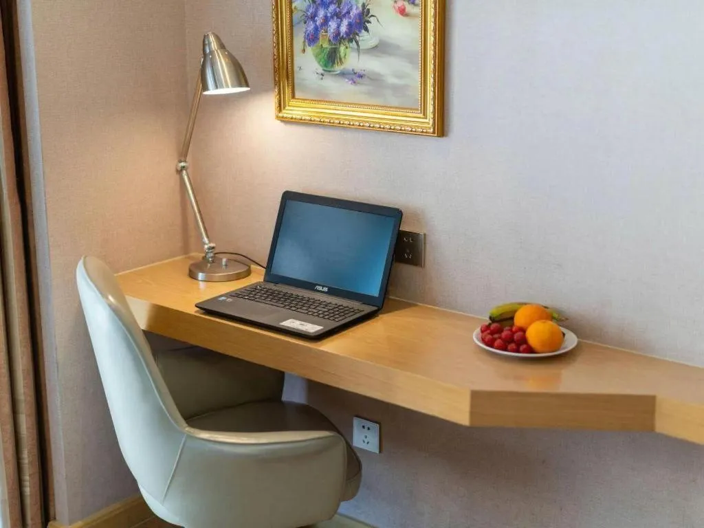 Vienna Hotel Nanning Xiangsi Lake University Town