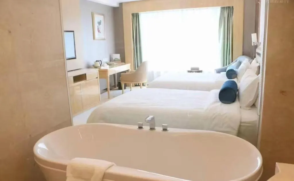 Bed in Shanghai Fuyue Hotel