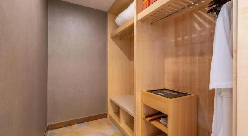 Shanghai Fuyue Hotel