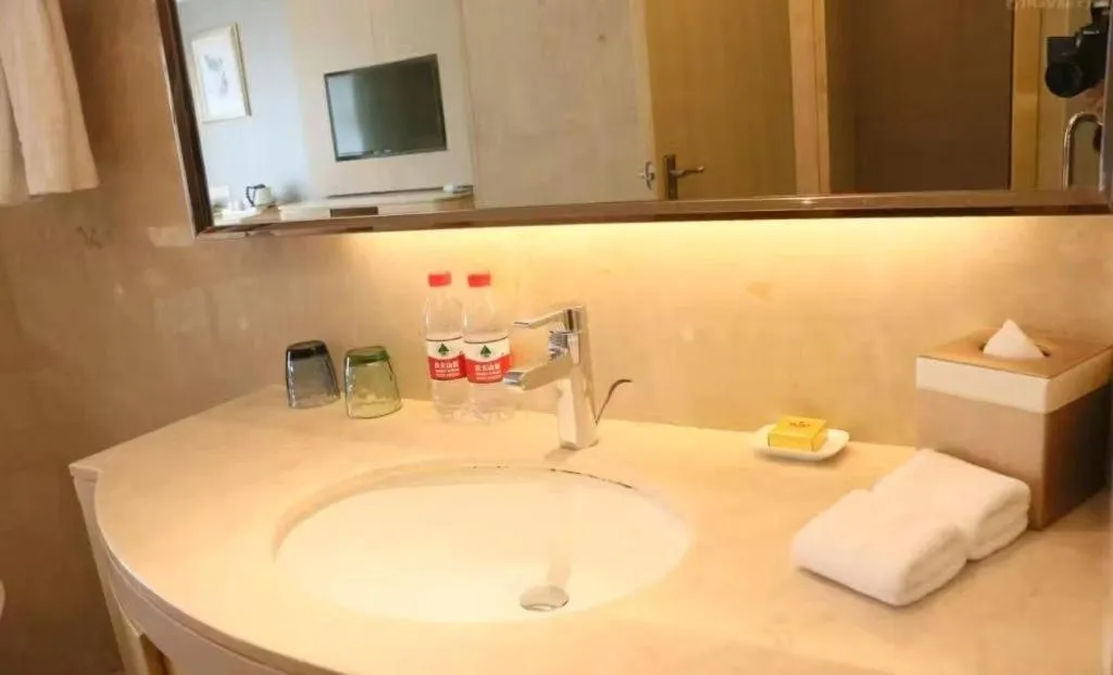 Shanghai Fuyue Hotel