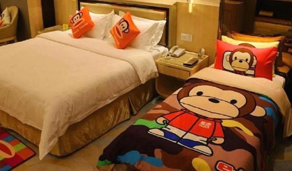 Bed in Shanghai Fuyue Hotel