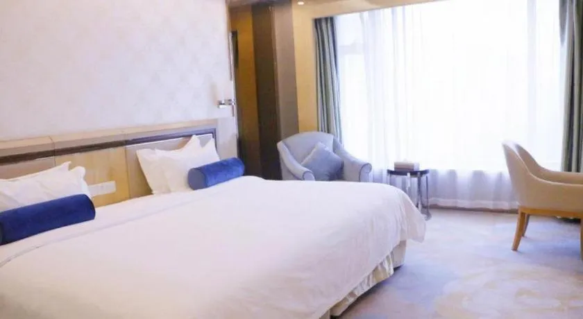 Bed in Shanghai Fuyue Hotel