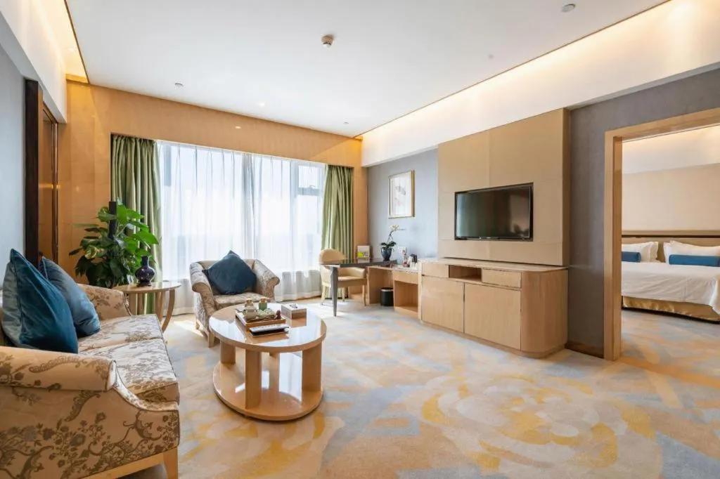 Bed in Shanghai Fuyue Hotel