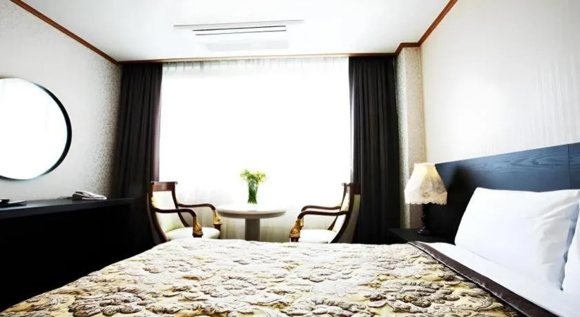 Bed in Danyang tourist hotel Edelweiss