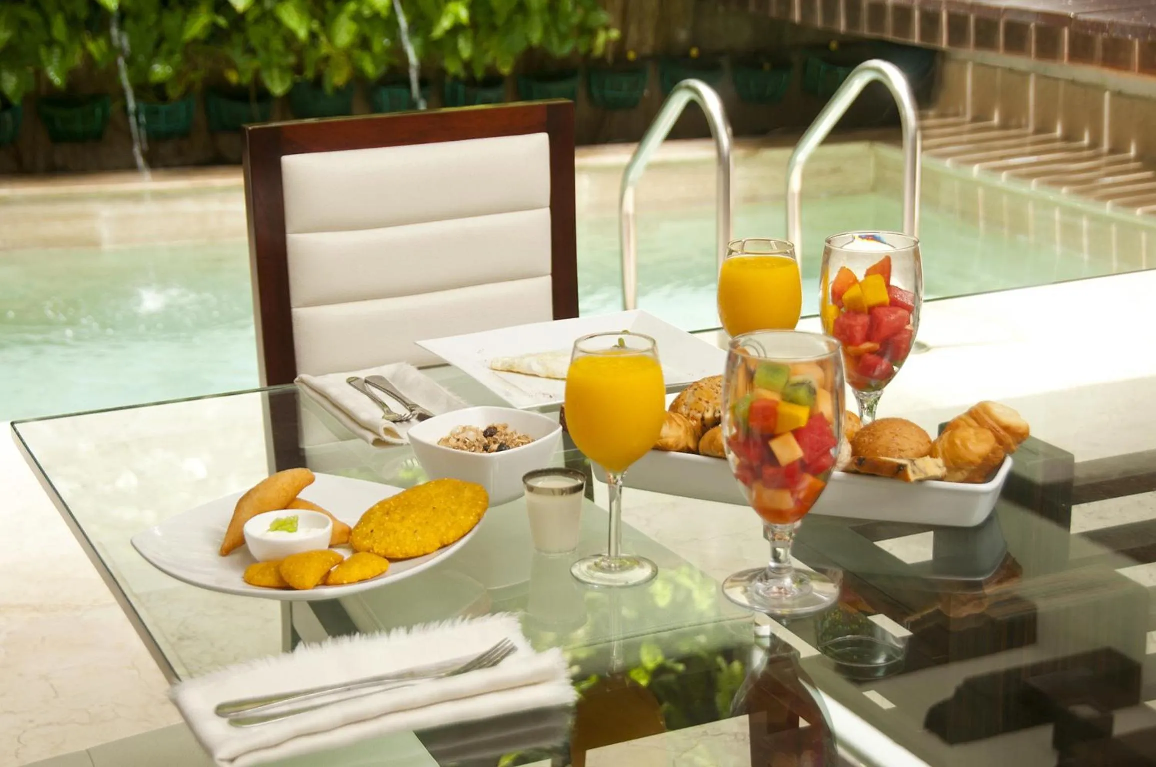 Restaurant/places to eat in Casa Gastelbondo