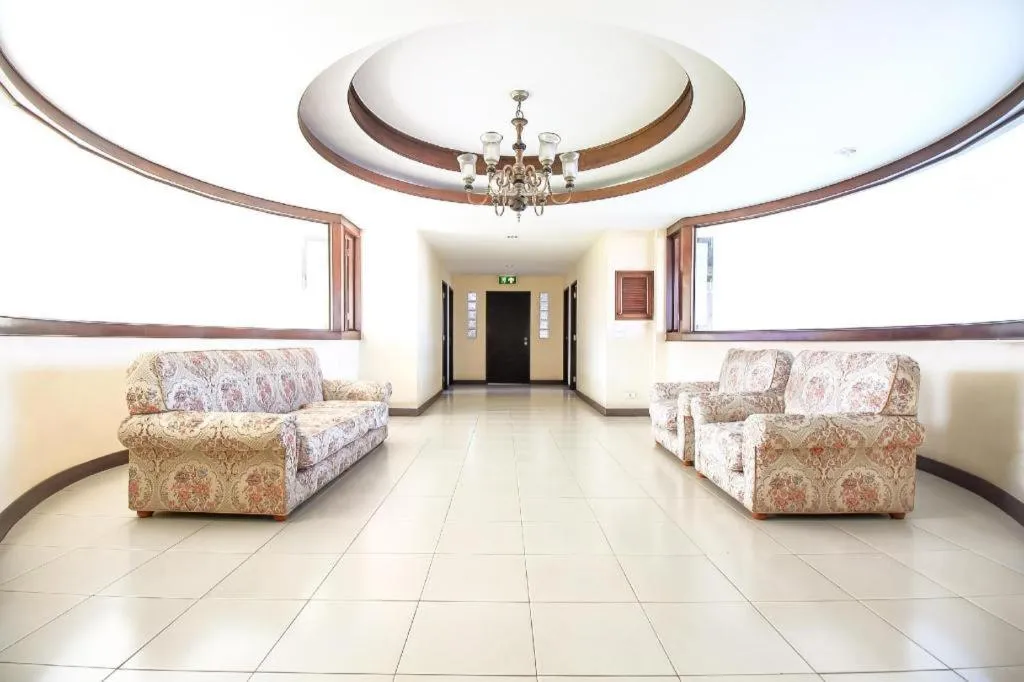 OYO 383 White inn hotel