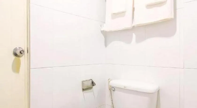 OYO 383 White inn hotel