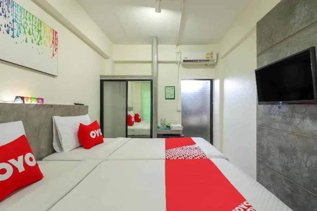 Bed in OYO 412 7 Days Hotel