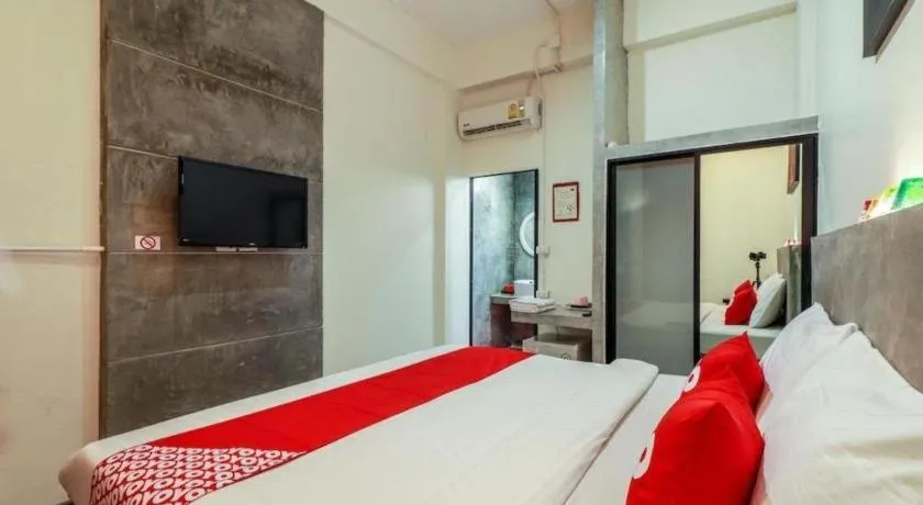 Bed in OYO 412 7 Days Hotel