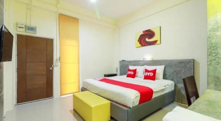 Bed in OYO 412 7 Days Hotel