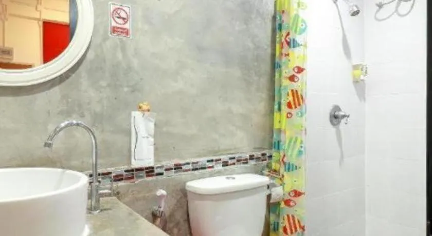 OYO 412 7 Days Hotel